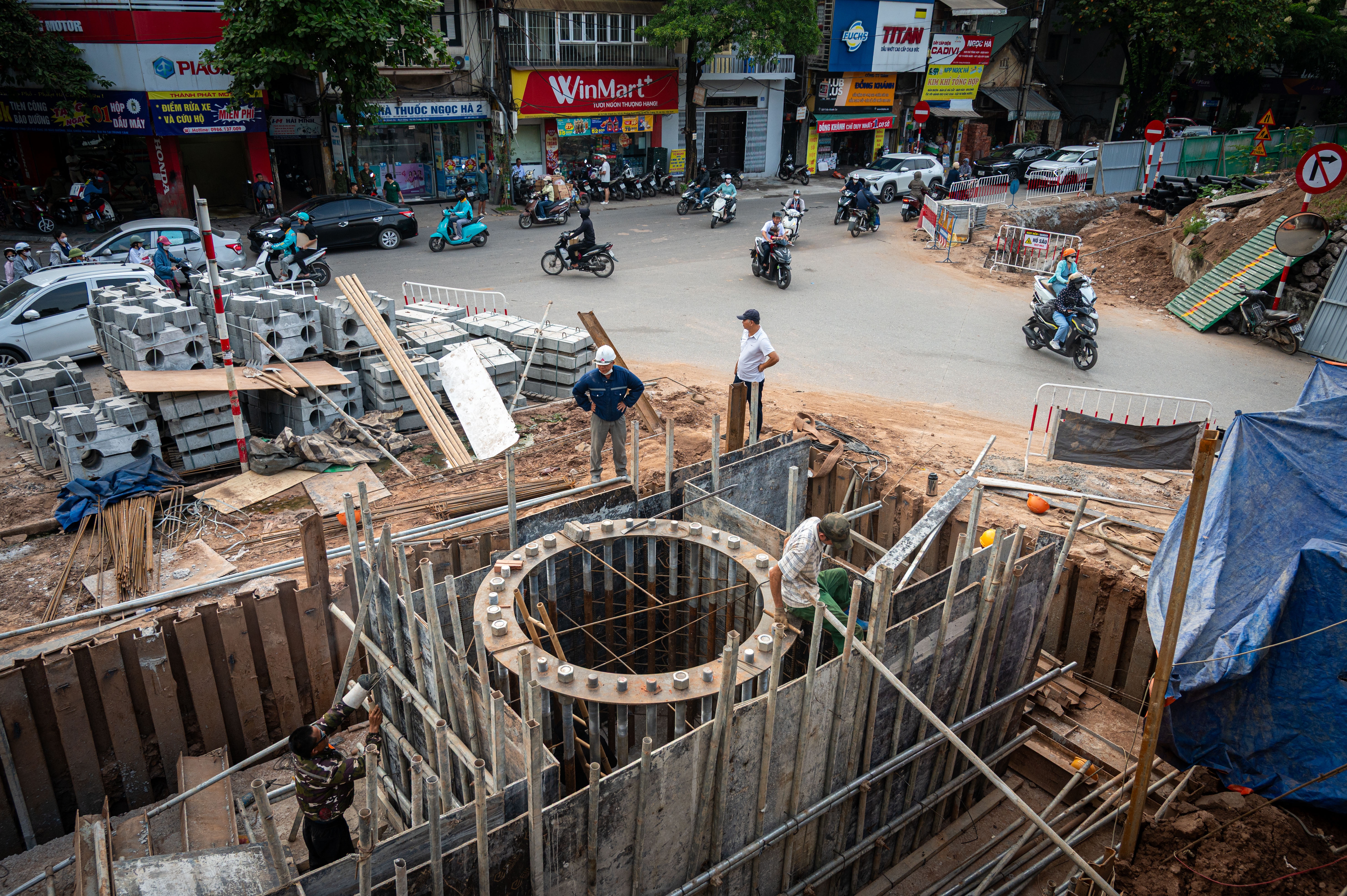 Hiện trạng giao thông khu vực xây cầu Trần Hưng Đạo ở Hà Nội