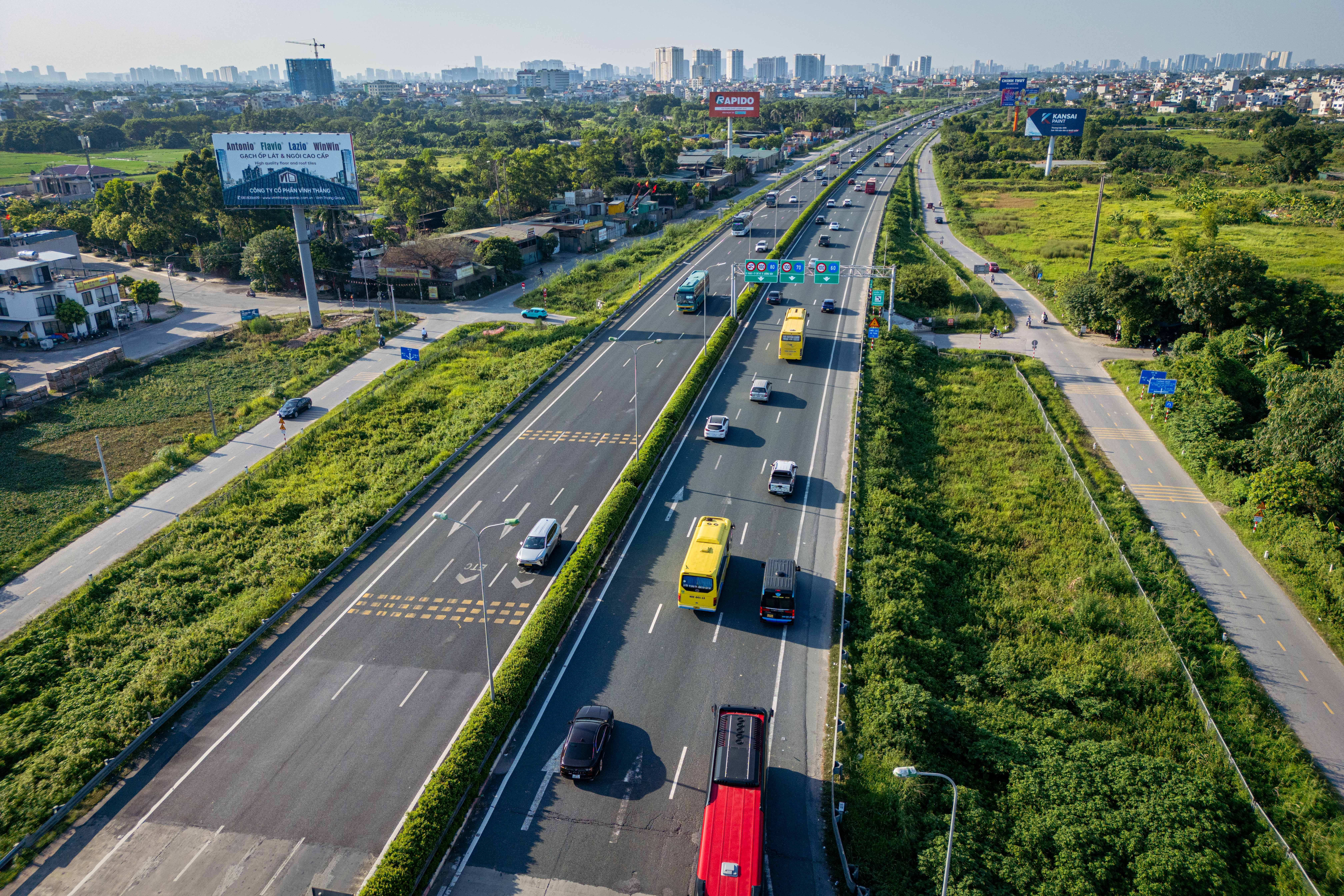 giao th&ocirc;ng h&agrave; nội ảnh 4