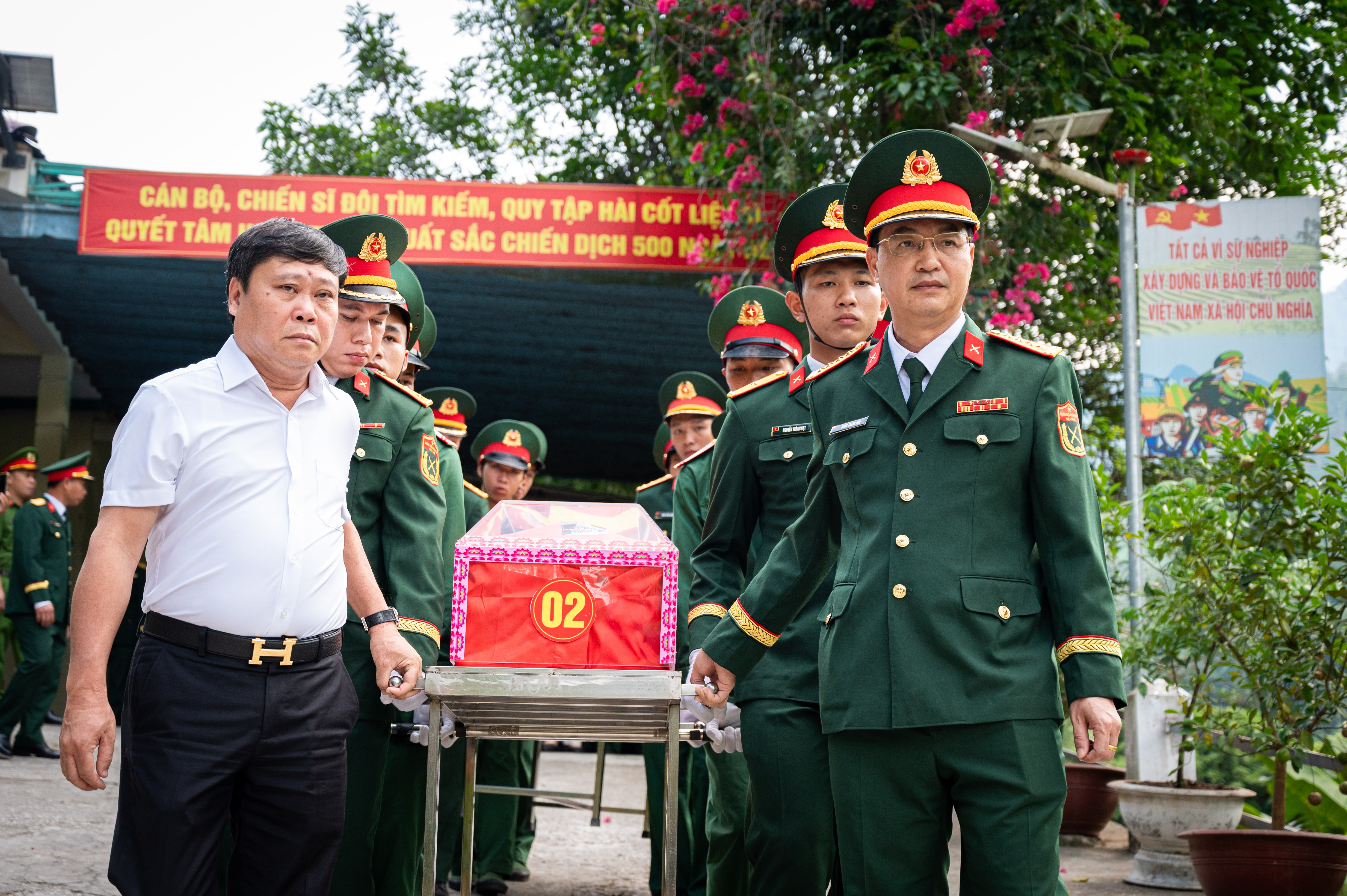 h&agrave;i cốt liệt sĩ ảnh 10