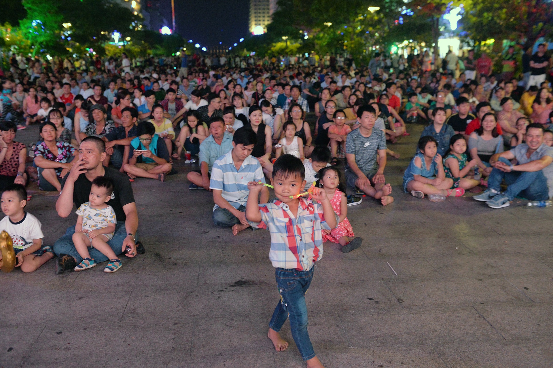 hang nghin nguoi don xem phao hoa o Sai Gon anh 1