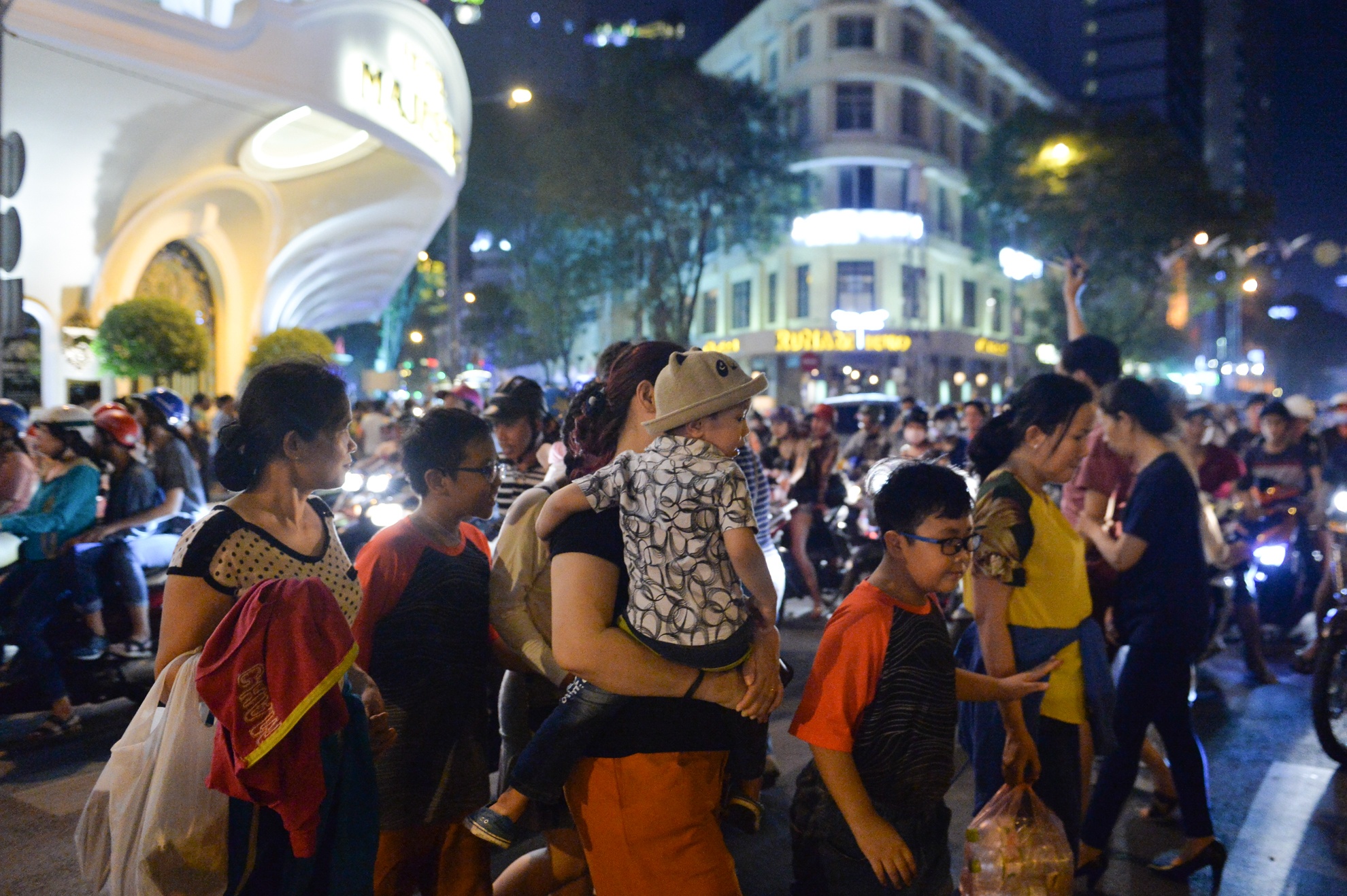 30 thang 4,  thong nhat,  nghi le,  giai phong anh 9