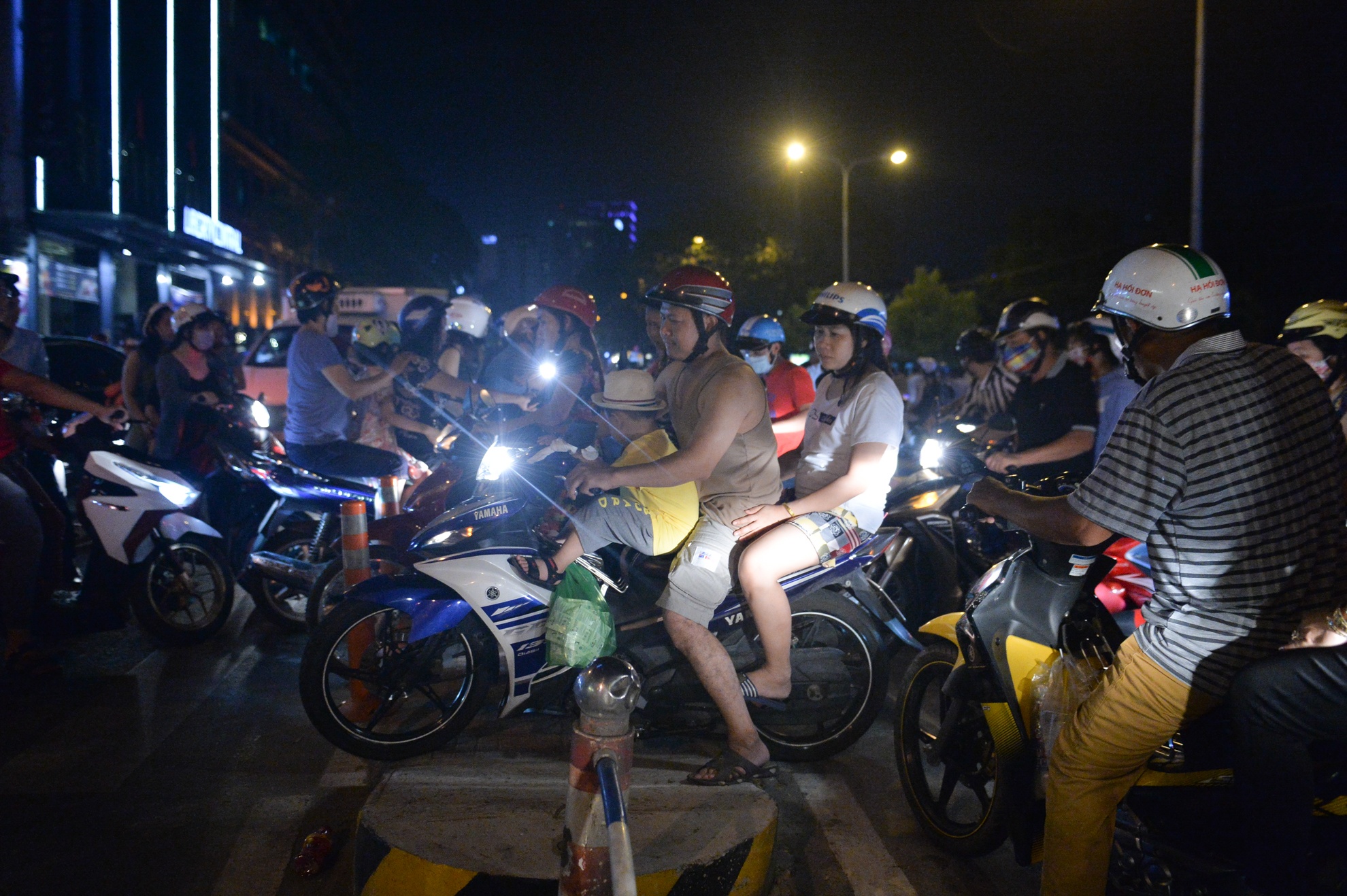 30 thang 4,  thong nhat,  nghi le,  giai phong anh 10