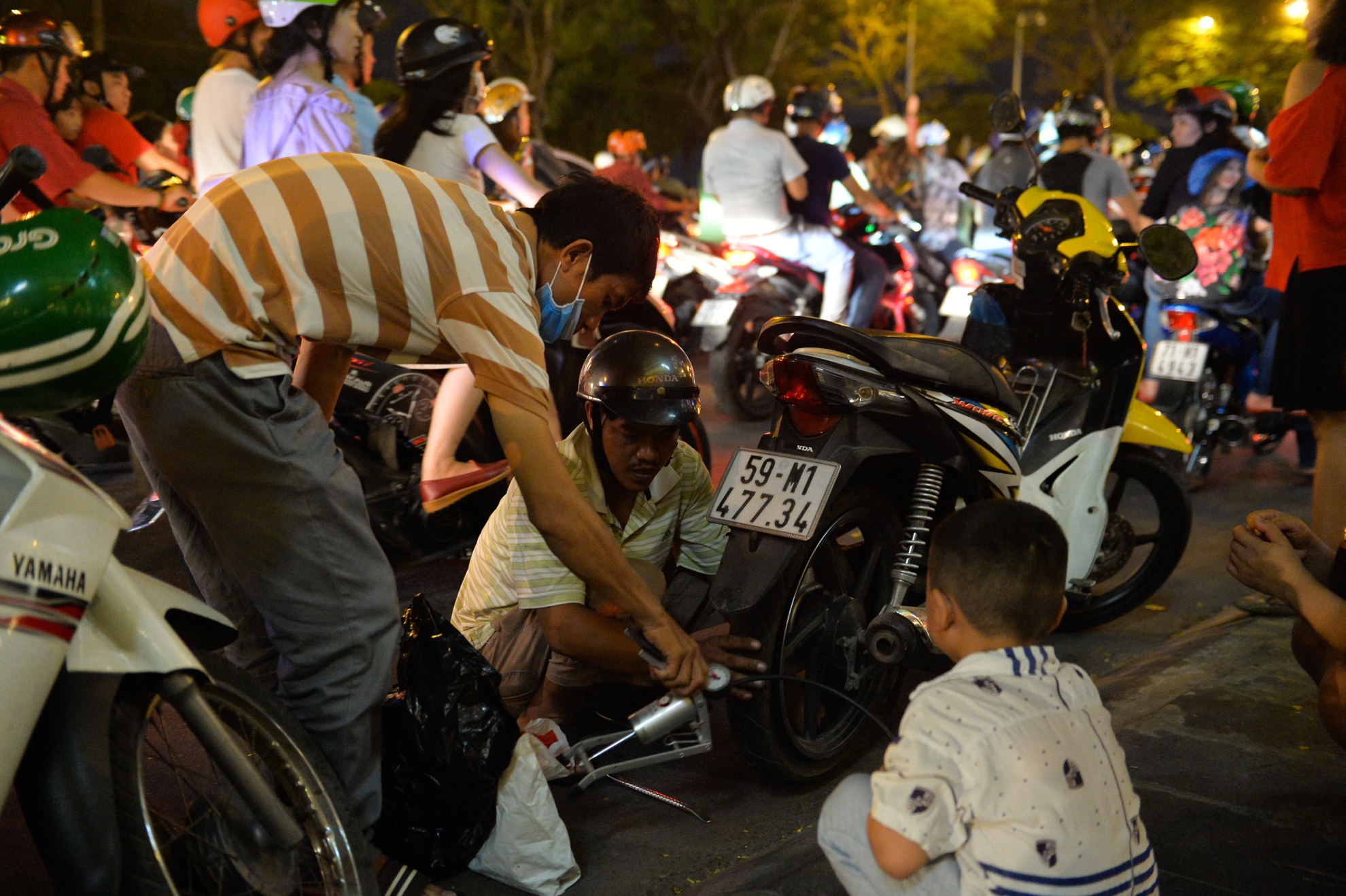 30 thang 4,  thong nhat,  nghi le,  giai phong anh 11