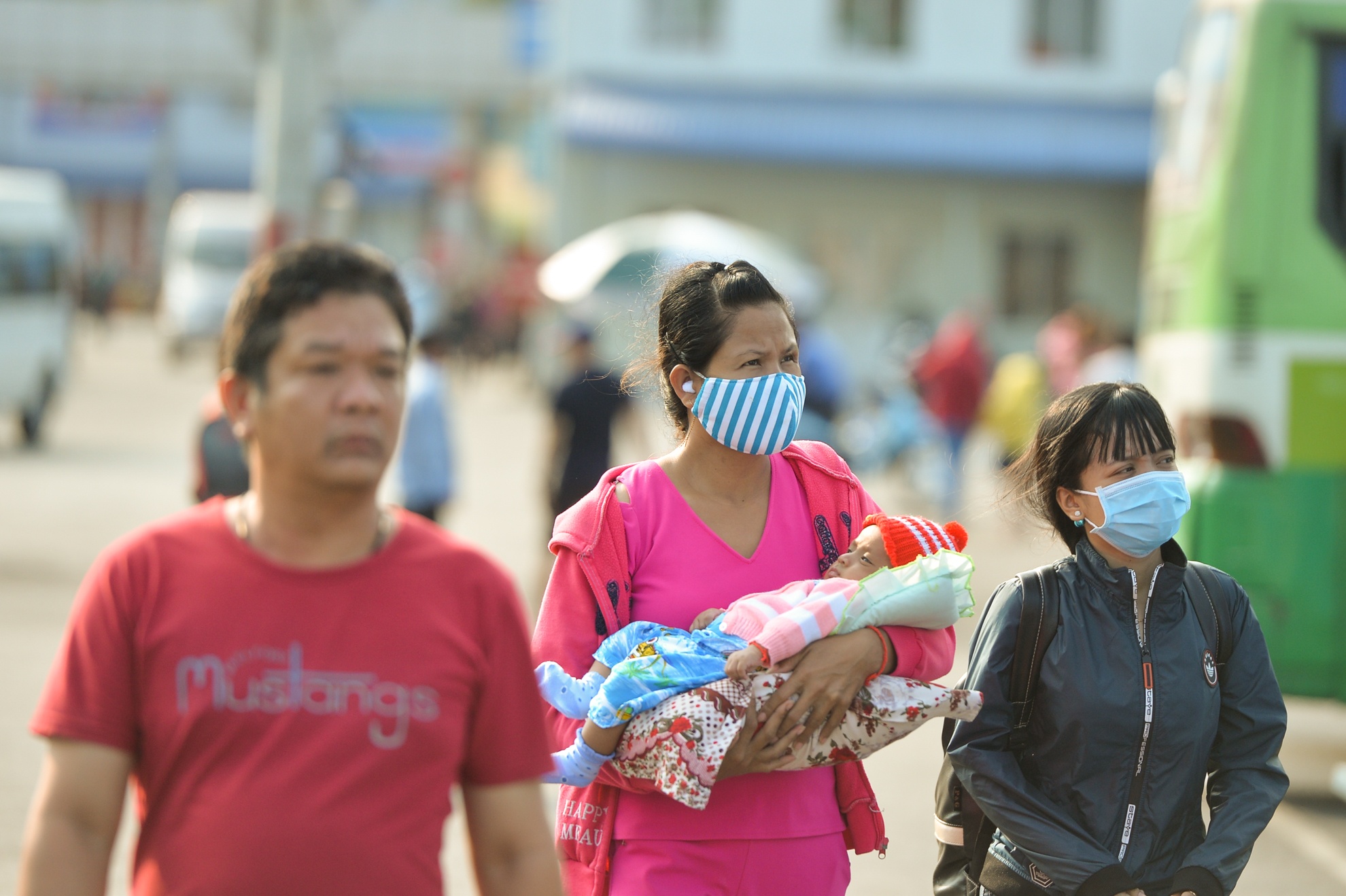 ben xe mien tay,  nghi le,  dong duc anh 10