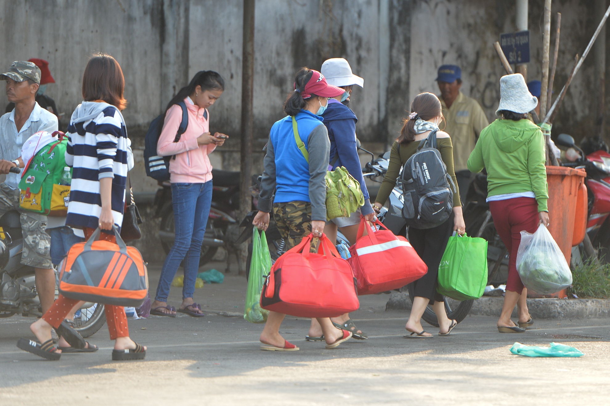 ben xe mien tay,  nghi le,  dong duc anh 11
