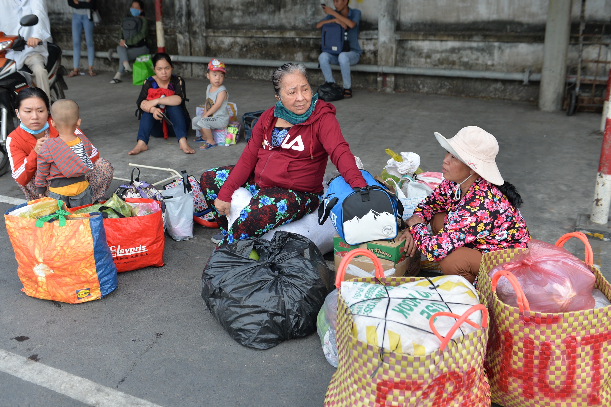 ben xe mien tay,  nghi le,  dong duc anh 5