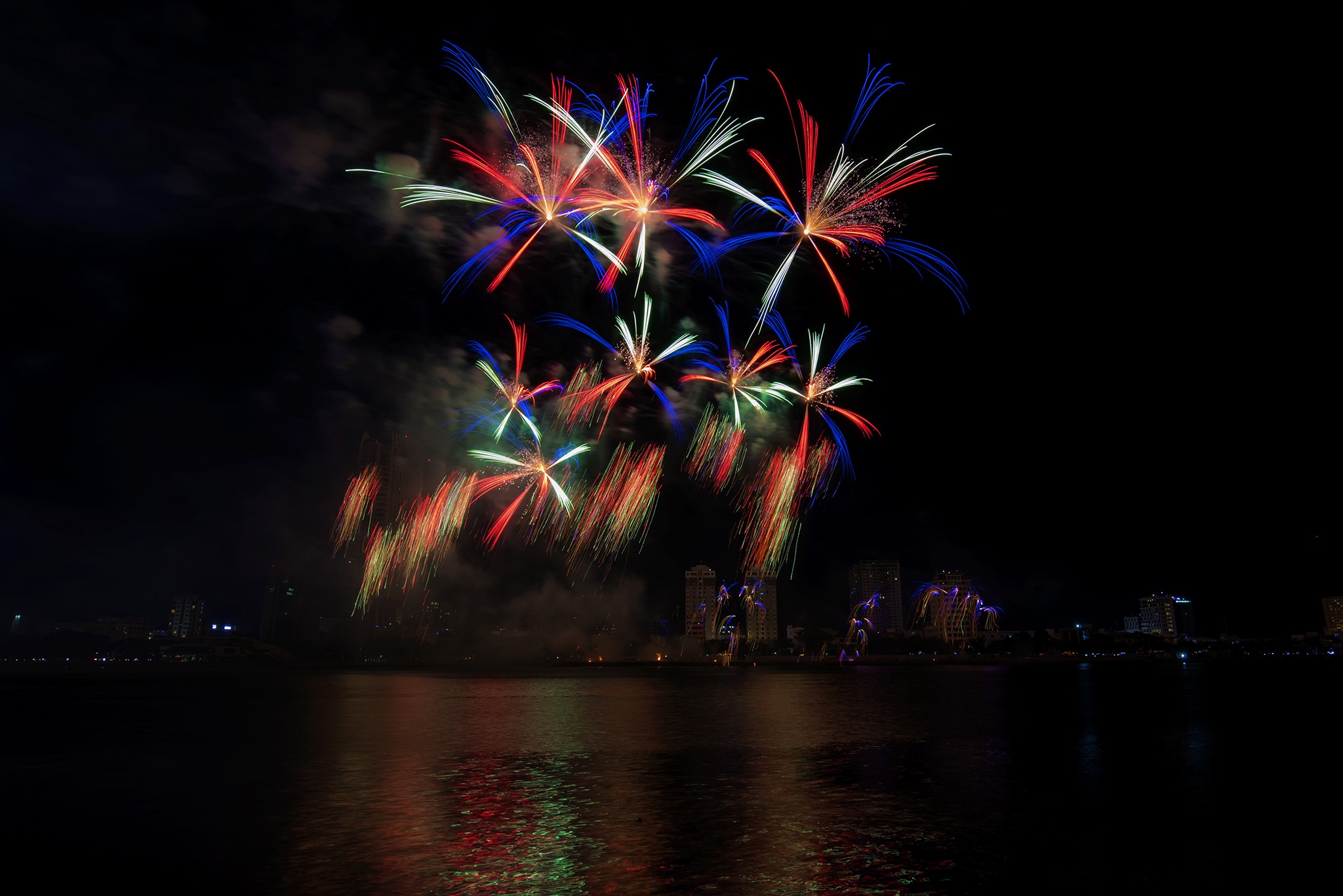 phao hoa Hong Kong va Italy khai hoa anh 3