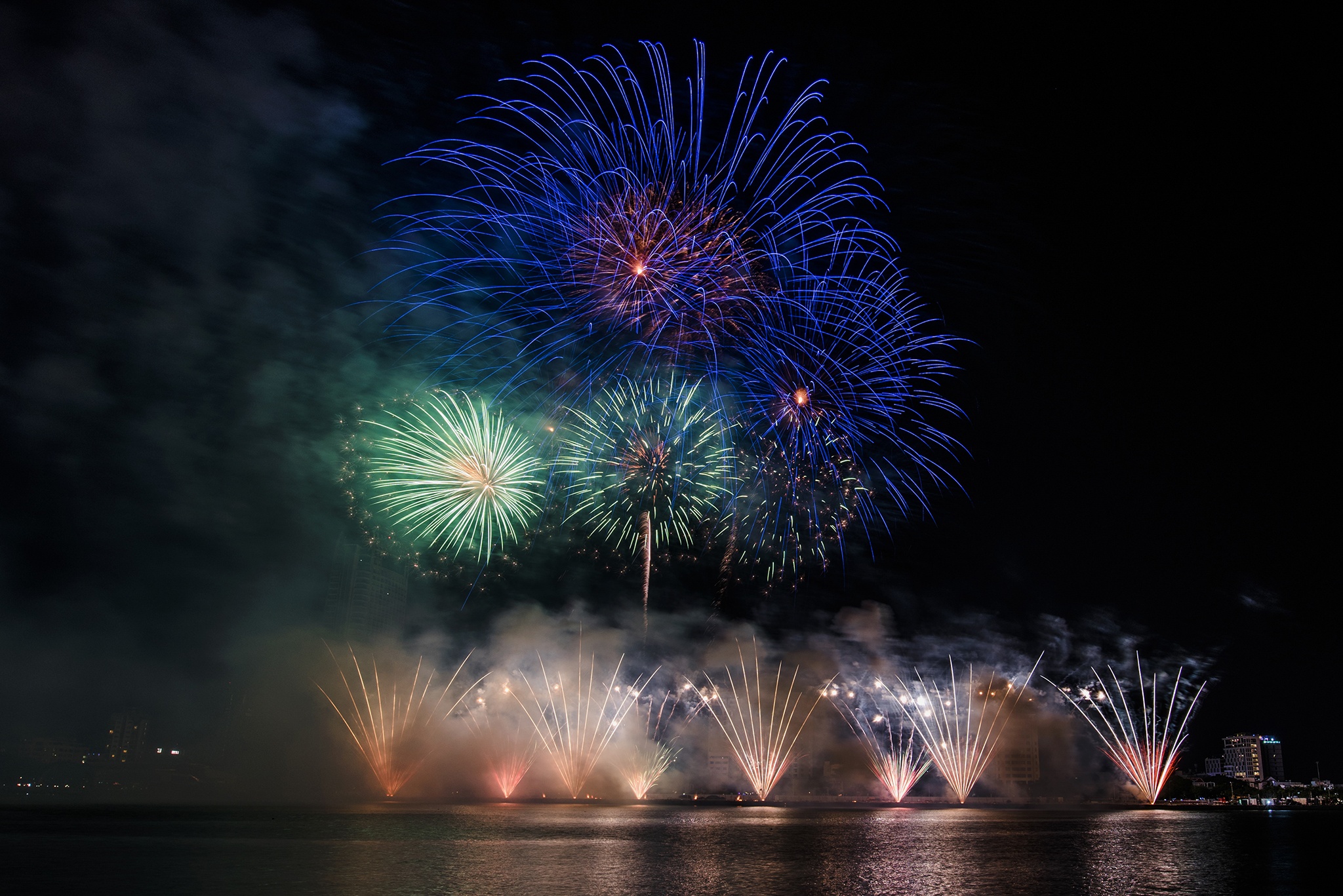 phao hoa Hong Kong va Italy khai hoa anh 7