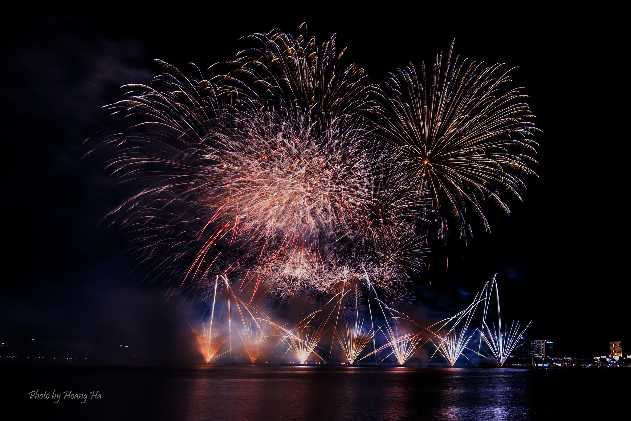 phao hoa Hong Kong va Italy khai hoa anh 8