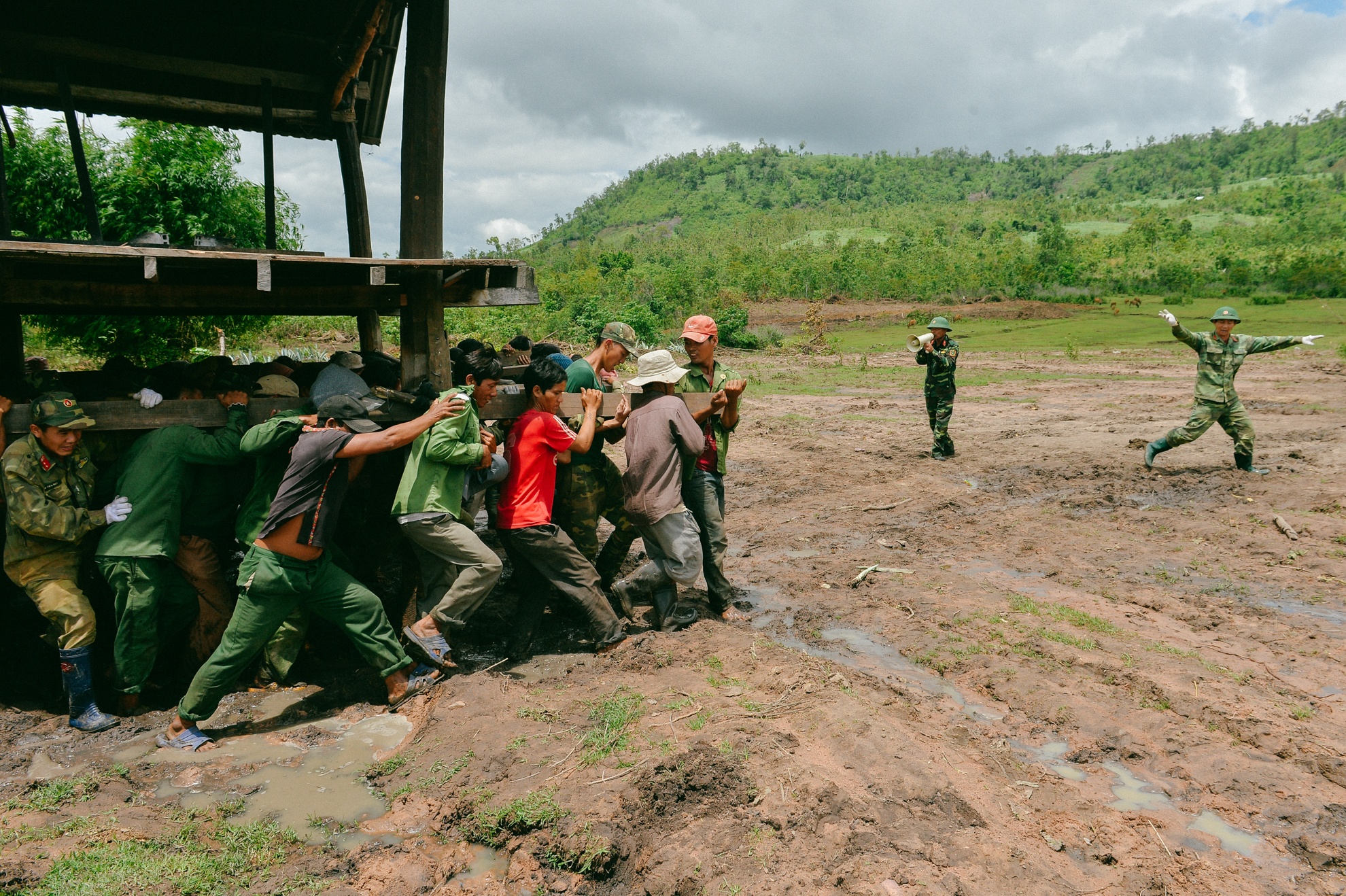 Bo doi khieng nha anh 11