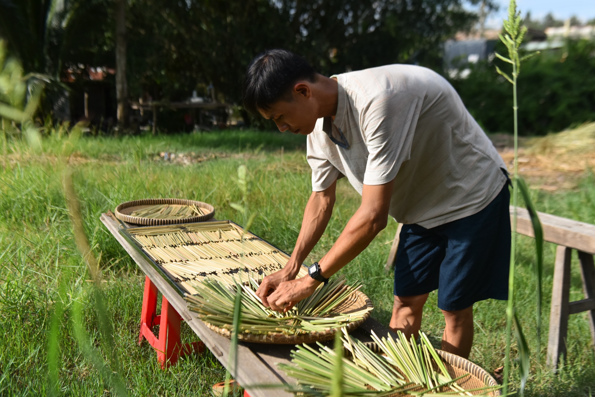 chang trai san xuat ong hut tu thien nhien anh 23