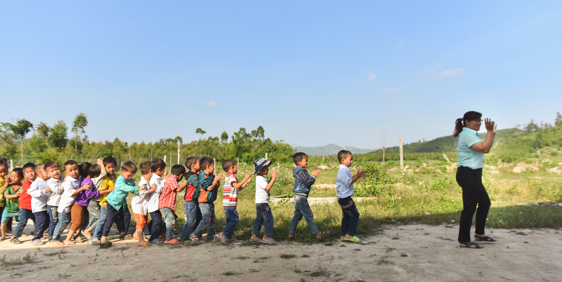 Gieo chu tren dinh nui anh 1