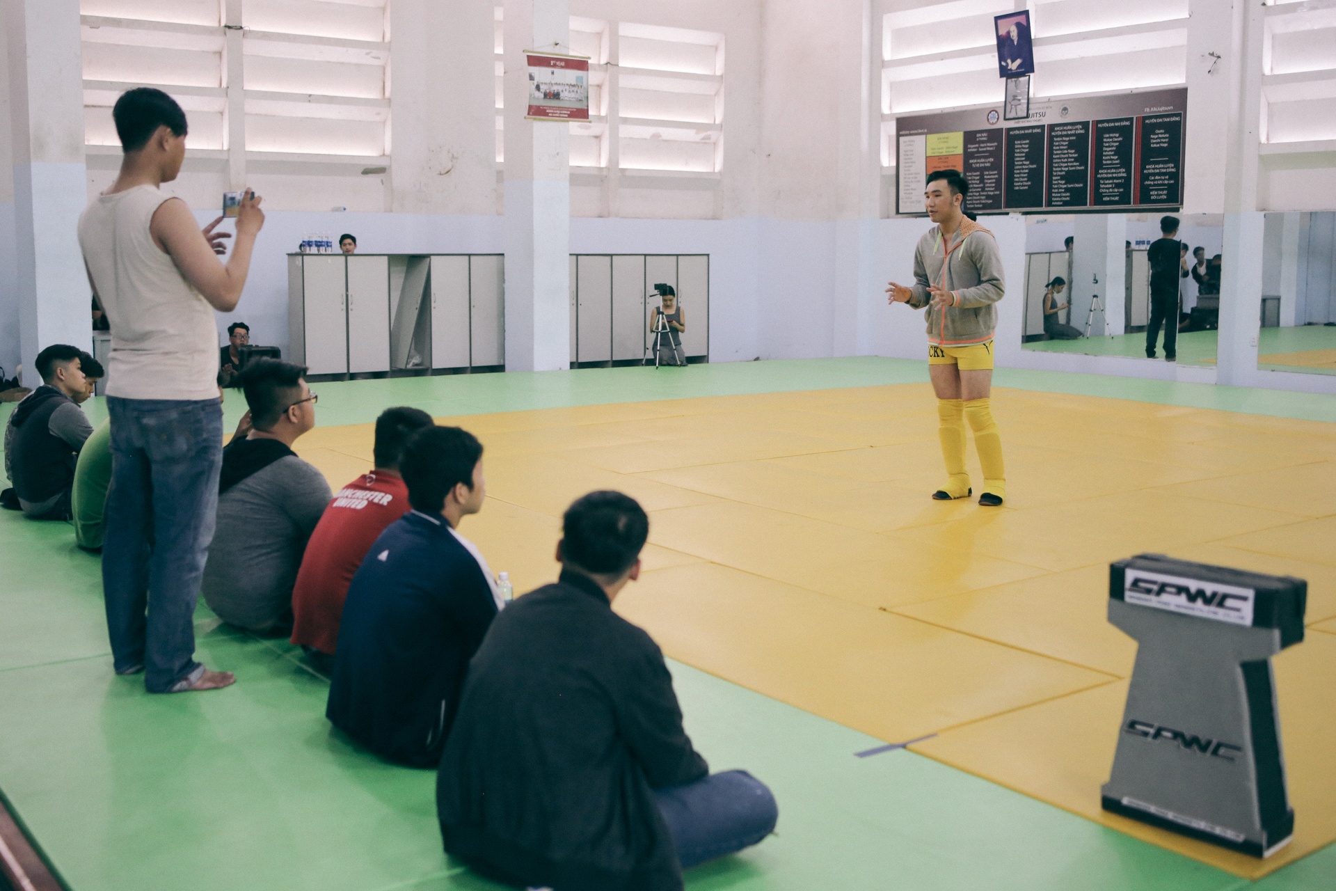 Đấu vật biểu diễn ảnh 17 Dau vat bieu dien anh 17