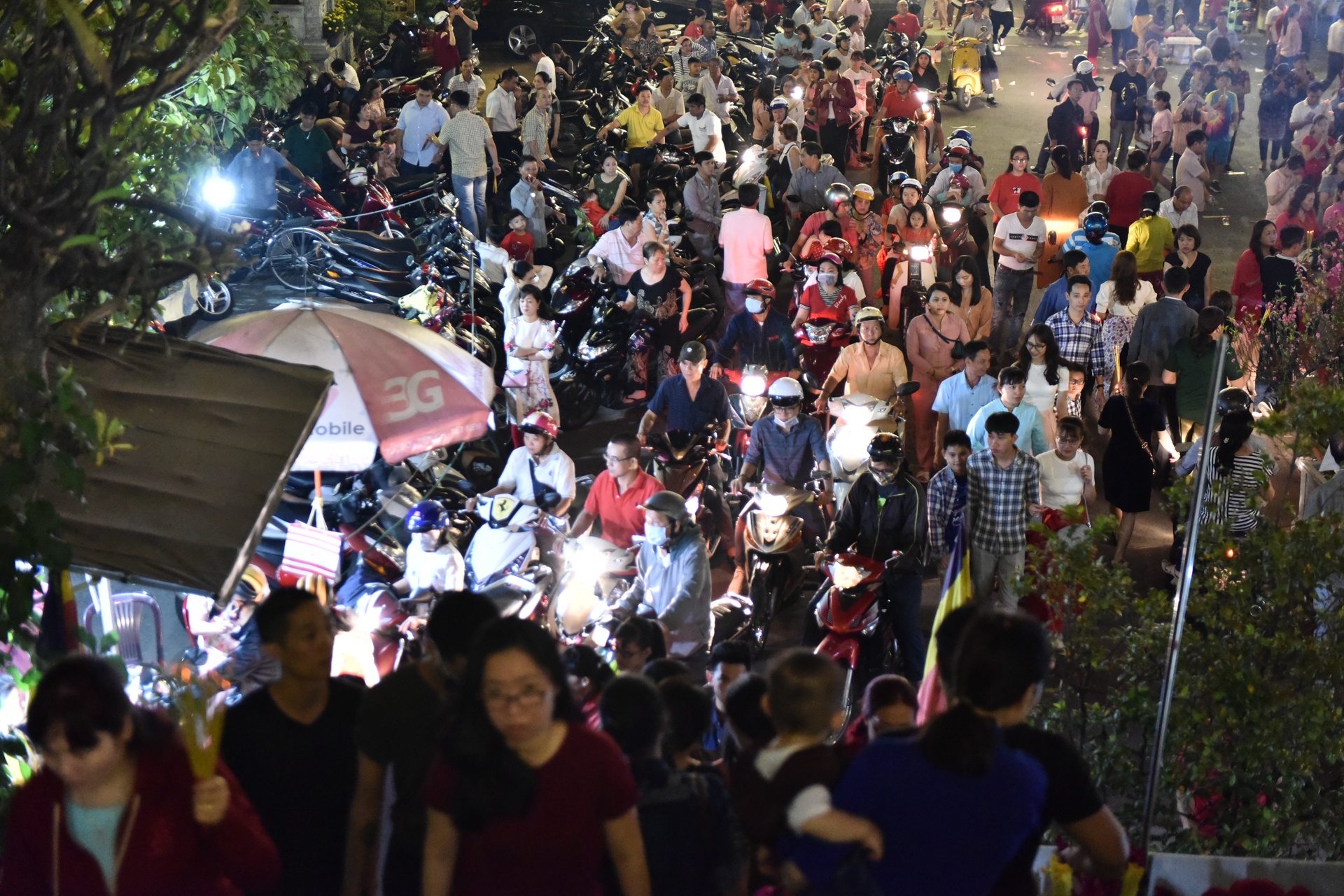 Ket xe o Sai Gon anh 5