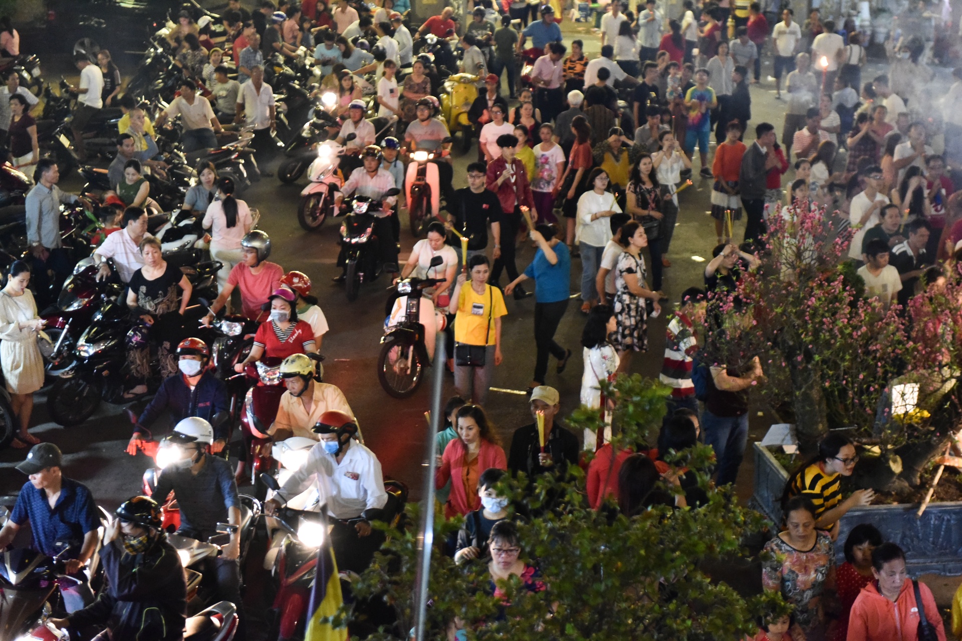 Ket xe o Sai Gon anh 7