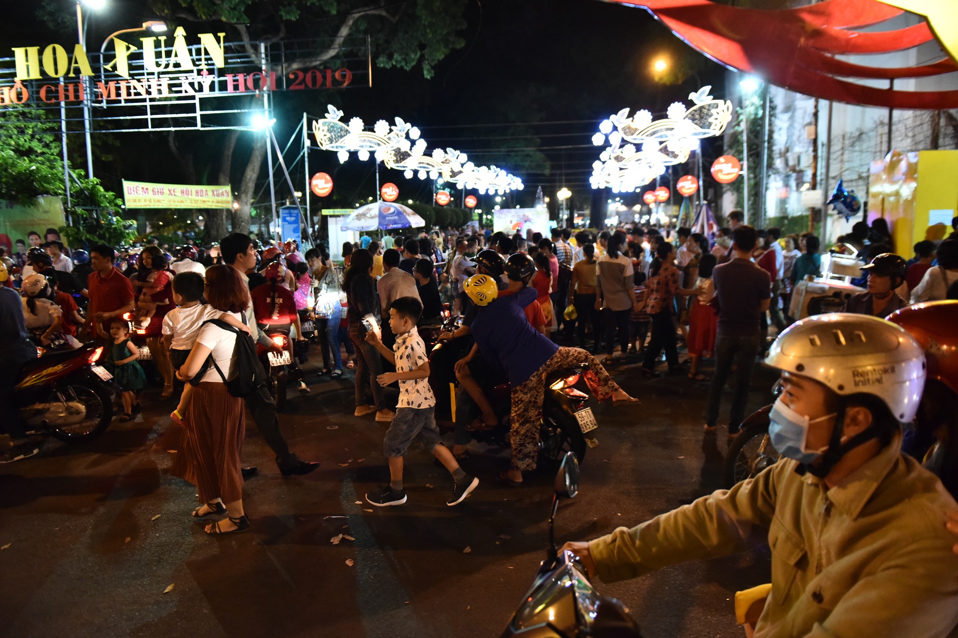 Ket xe o Sai Gon anh 11