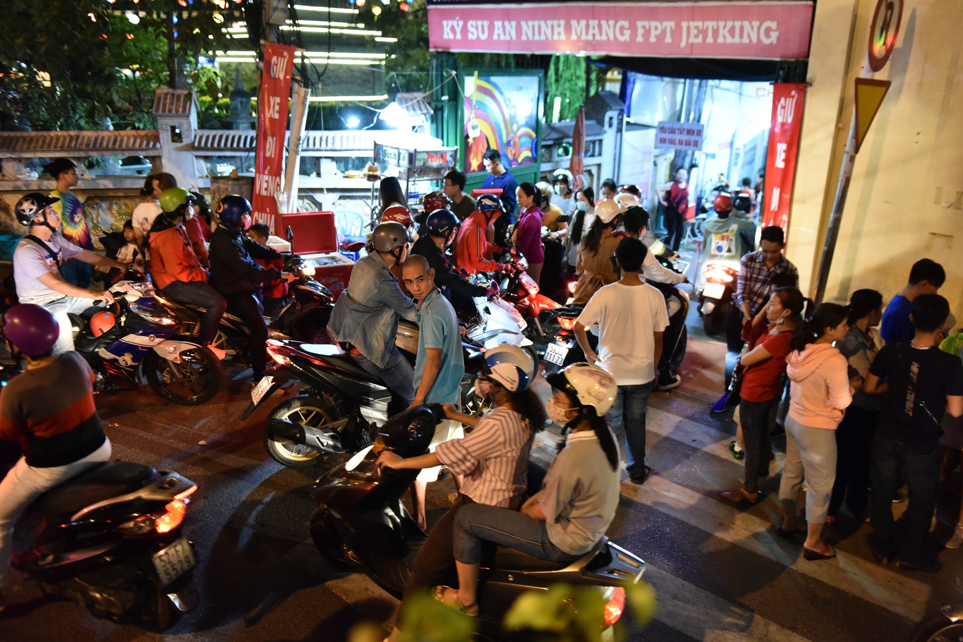 Ket xe o Sai Gon anh 4