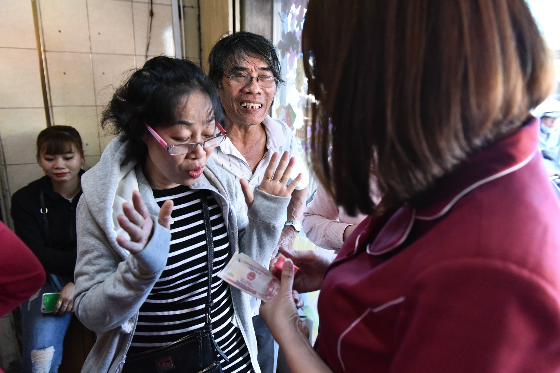 Mua vang ngay via Than Tai anh 5