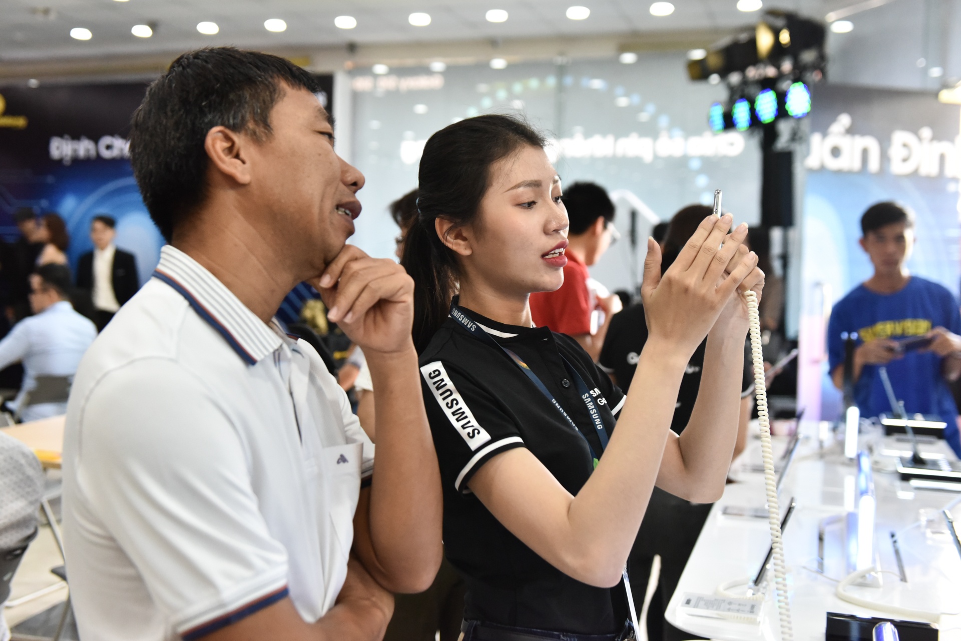 Samsung Galaxy S10 anh 6