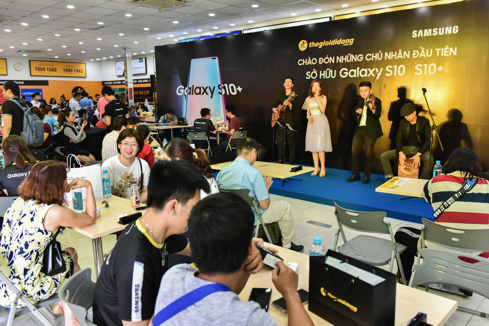 Samsung Galaxy S10 anh 2