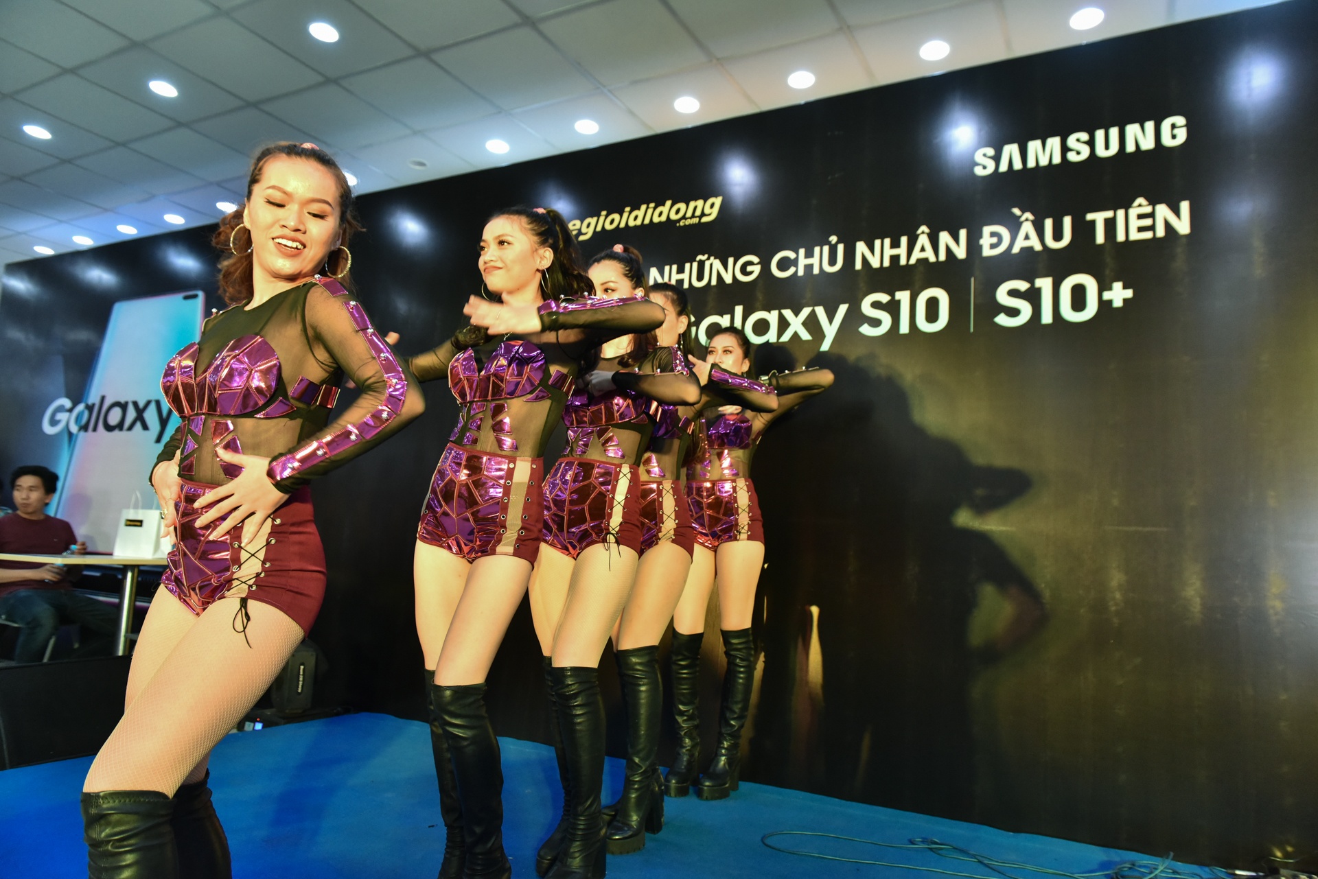 Samsung Galaxy S10 anh 3