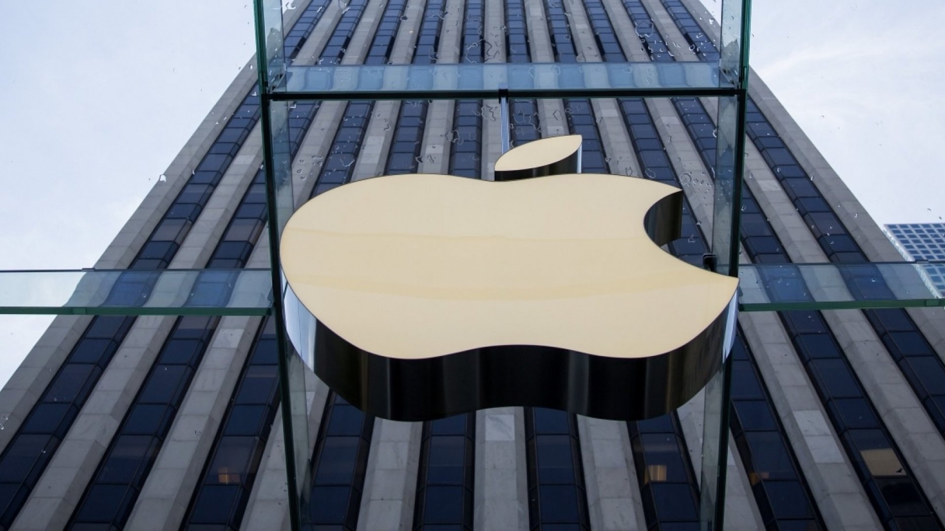 Apple duoi viec nhan vien thuong xuyen chi trich cong ty hinh anh