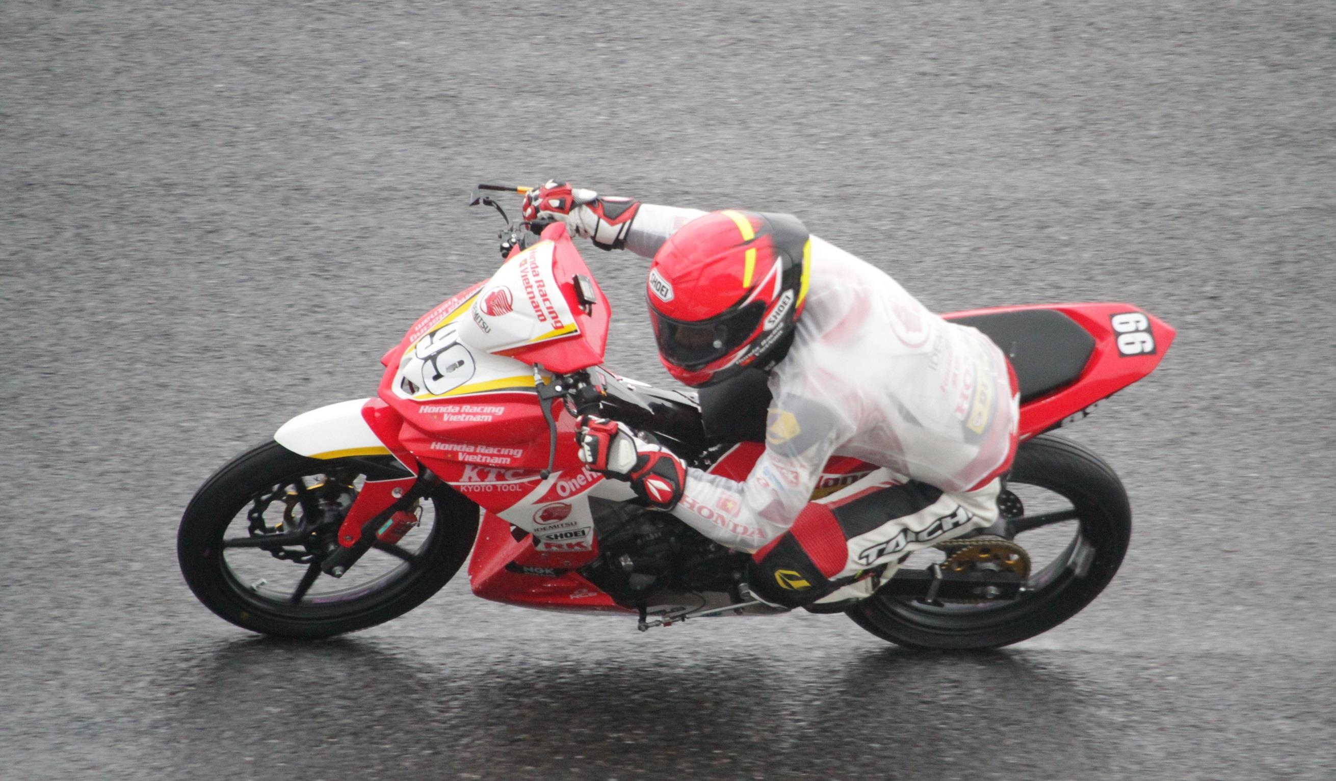 Video ARRC 2019 chang 4 gap bat loi vi troi mua hinh anh