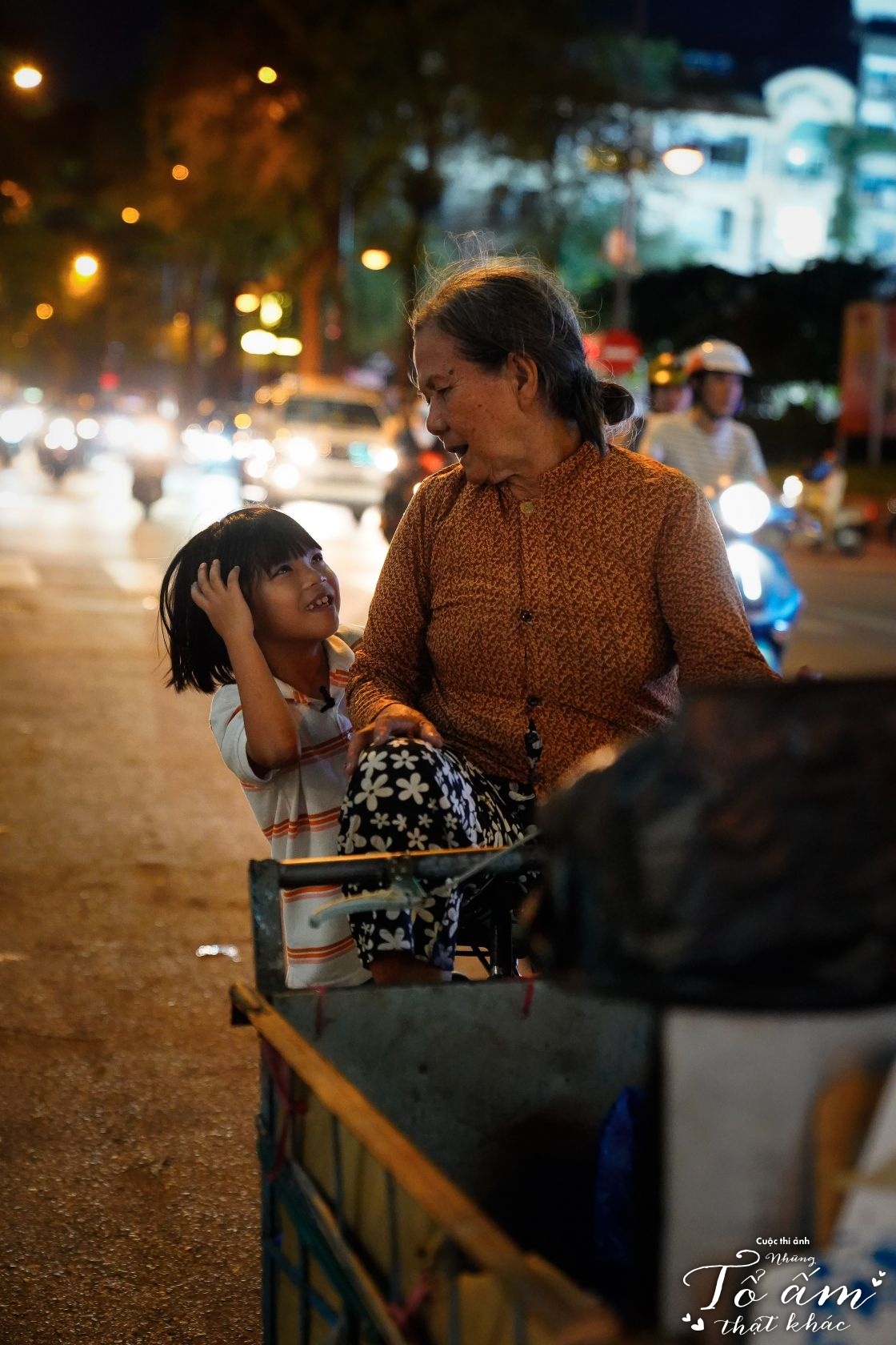 Nhung to am that khac,  cuoc thi,  noi that anh 3