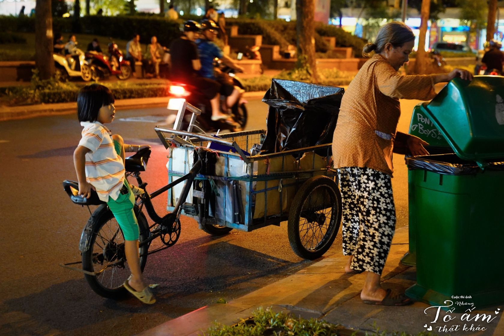 Nhung to am that khac,  cuoc thi,  noi that anh 4