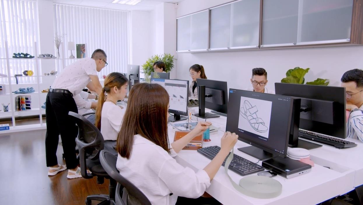 Video - CEO Shondo: 'Van phong khong don thuan la noi lam viec' hinh anh