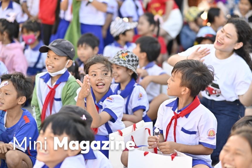 Muon cam xuc sau hanh trinh ‘Mang Tet Am ve Bac Lieu’ cua Home Credit hinh anh