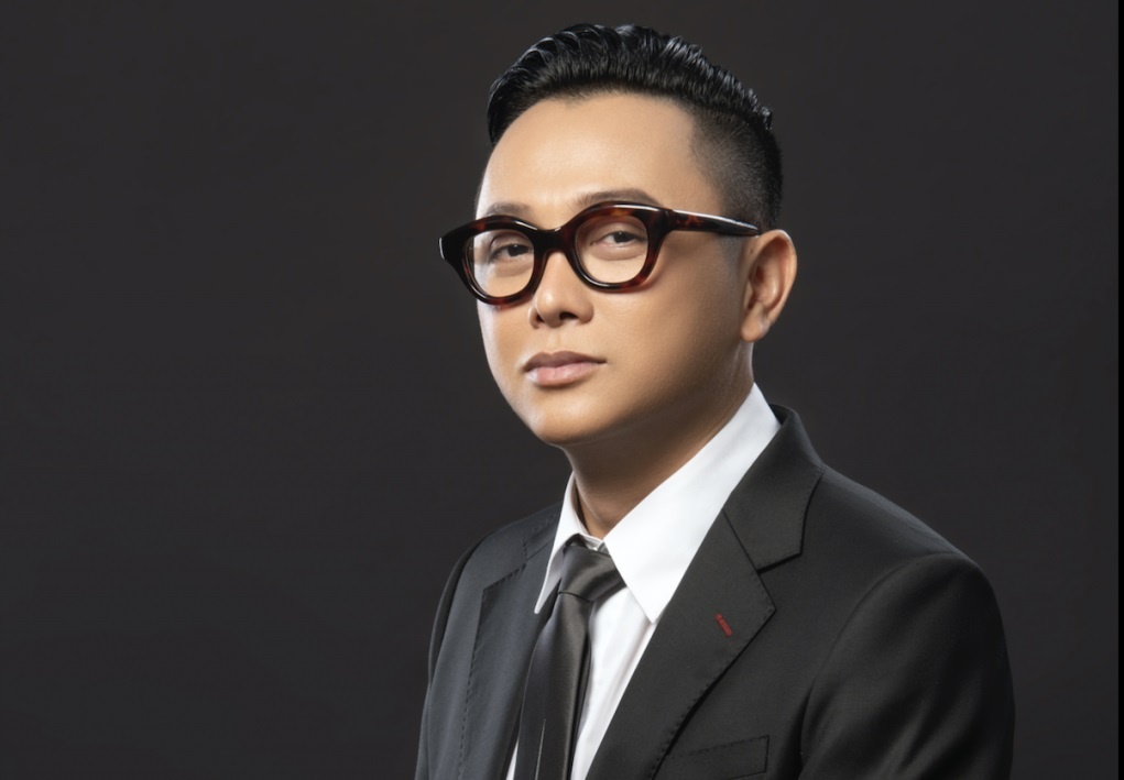 Ve show 'Cuc im lang by Menard x Nguyen Cong Tri' gay sot dip cuoi nam hinh anh