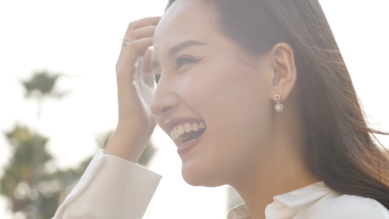 Video - Nhung bi an dang sau kim cuong '8 Hearts and 8 Arrows' hinh anh