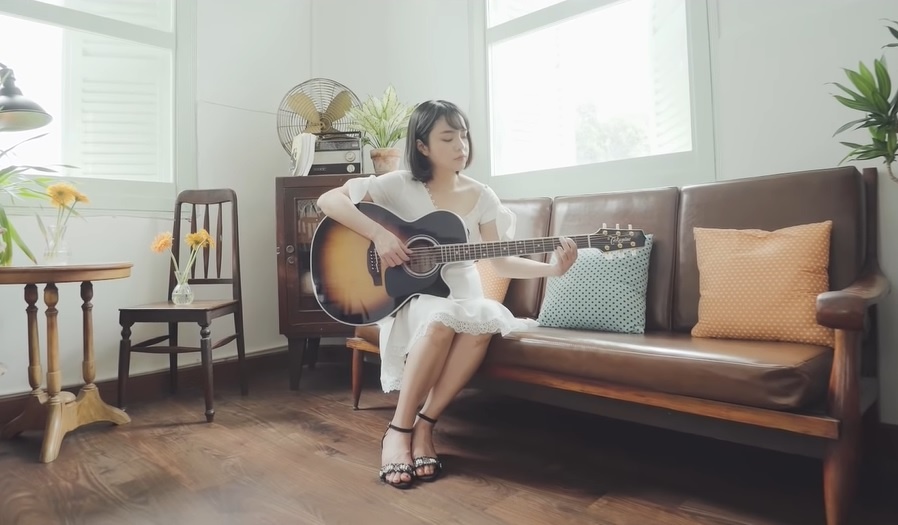 Video - Thai Trinh cover 'Rang ngoi ve dep khong tuoi' hinh anh