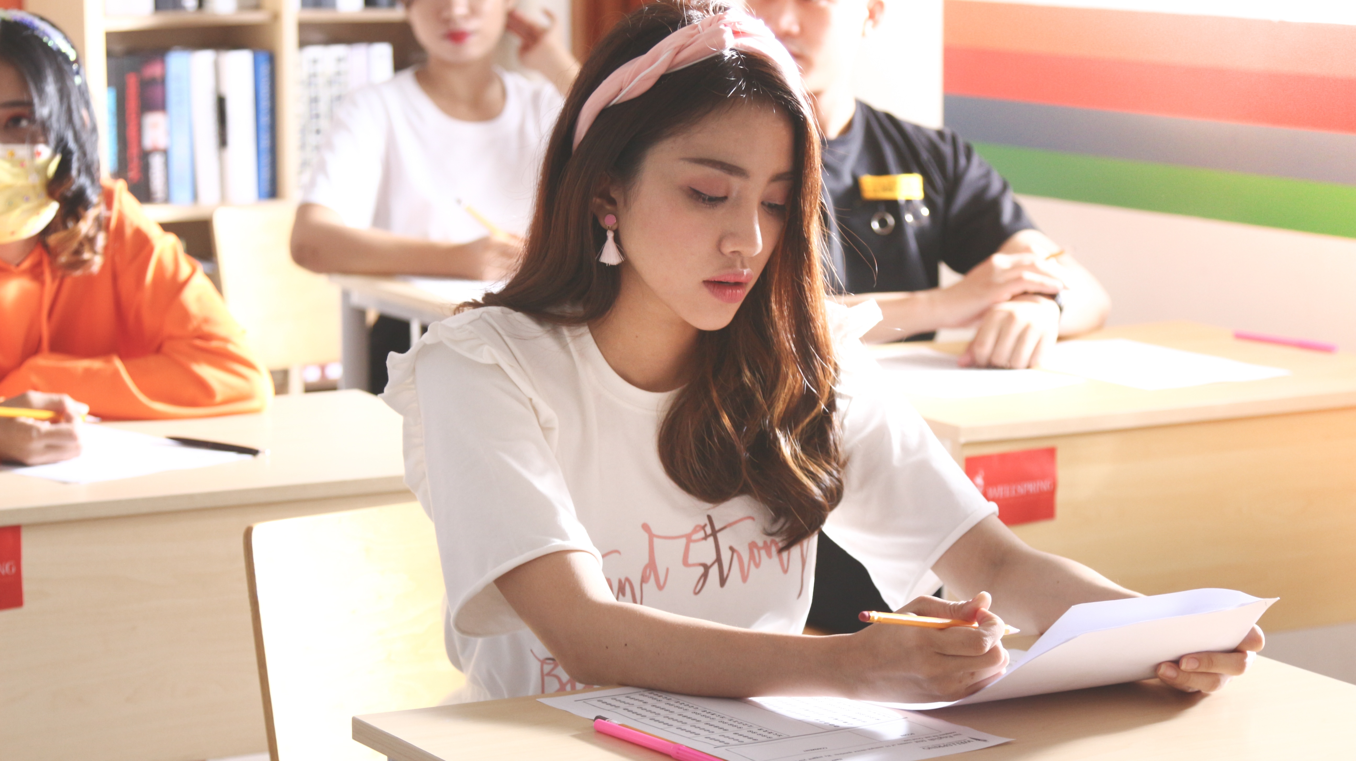 Video teaser 'My nhan than sach' hinh anh