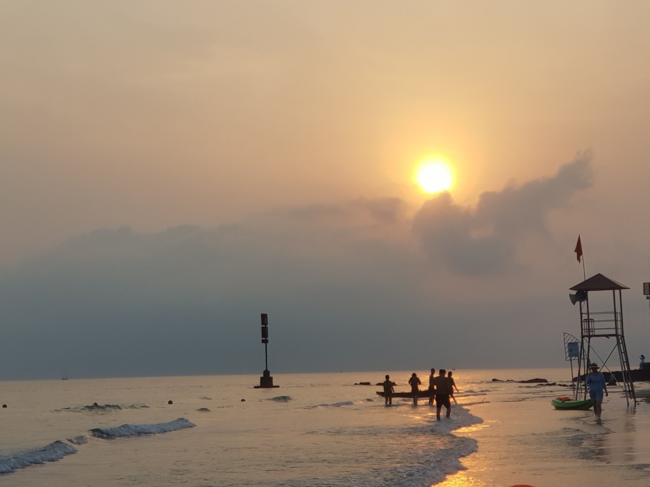La tin do du lich bien, ban da ghe nhung noi nay o Quang Ninh? hinh anh