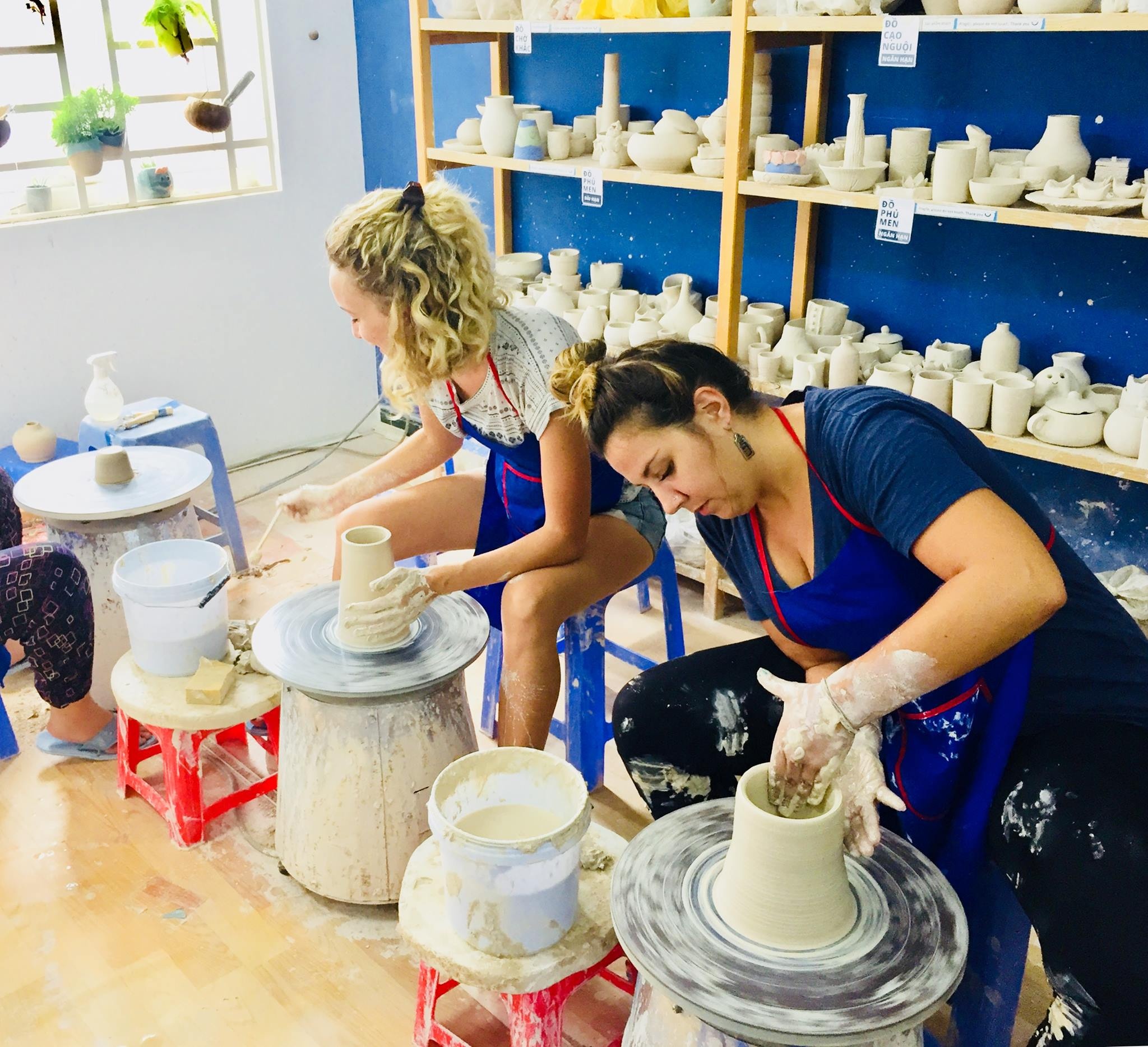 Loat hoat dong giup dong nghiep nuoc ngoai hoa nhap van hoa Viet hinh anh