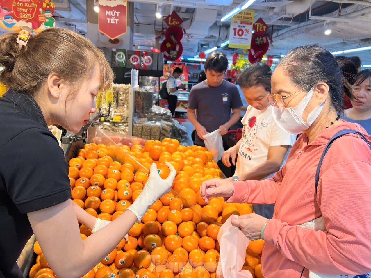 Nhieu loai trai cay 'xa xi' co gia re giat minh hinh anh