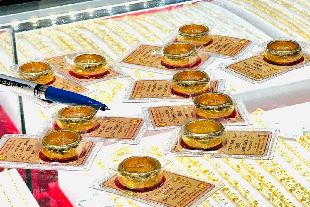 Gia vang nhan cao ky luc, khach chot ban 19 luong lai hon nua ty dong hinh anh