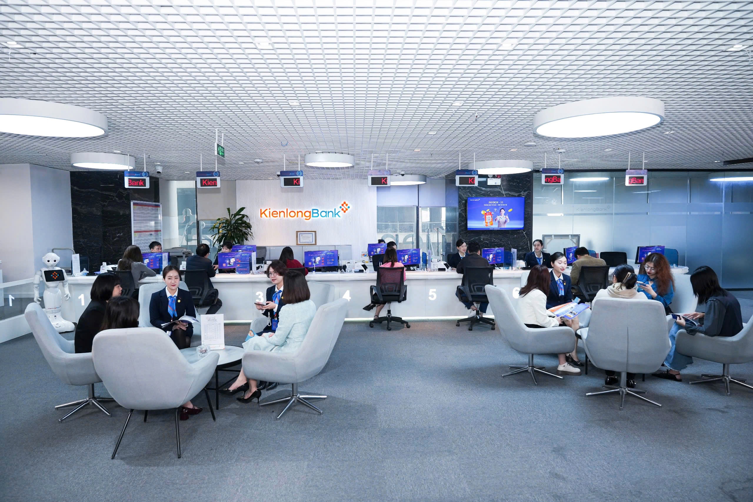 KienlongBank loi nhuan xo do ky luc 30 nam, co phieu dan song hinh anh