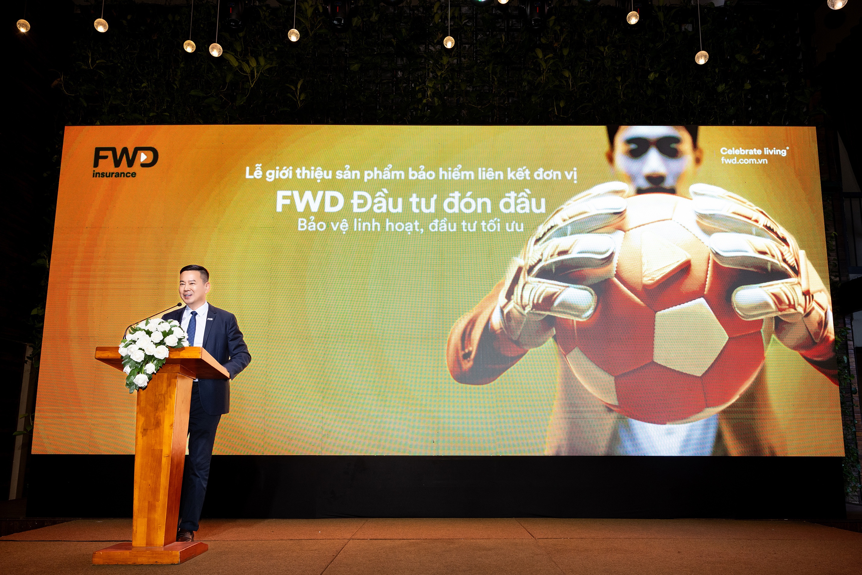 Mot qua bong, mot doi gang va triet ly dang sau 'FWD Dau tu don dau' hinh anh