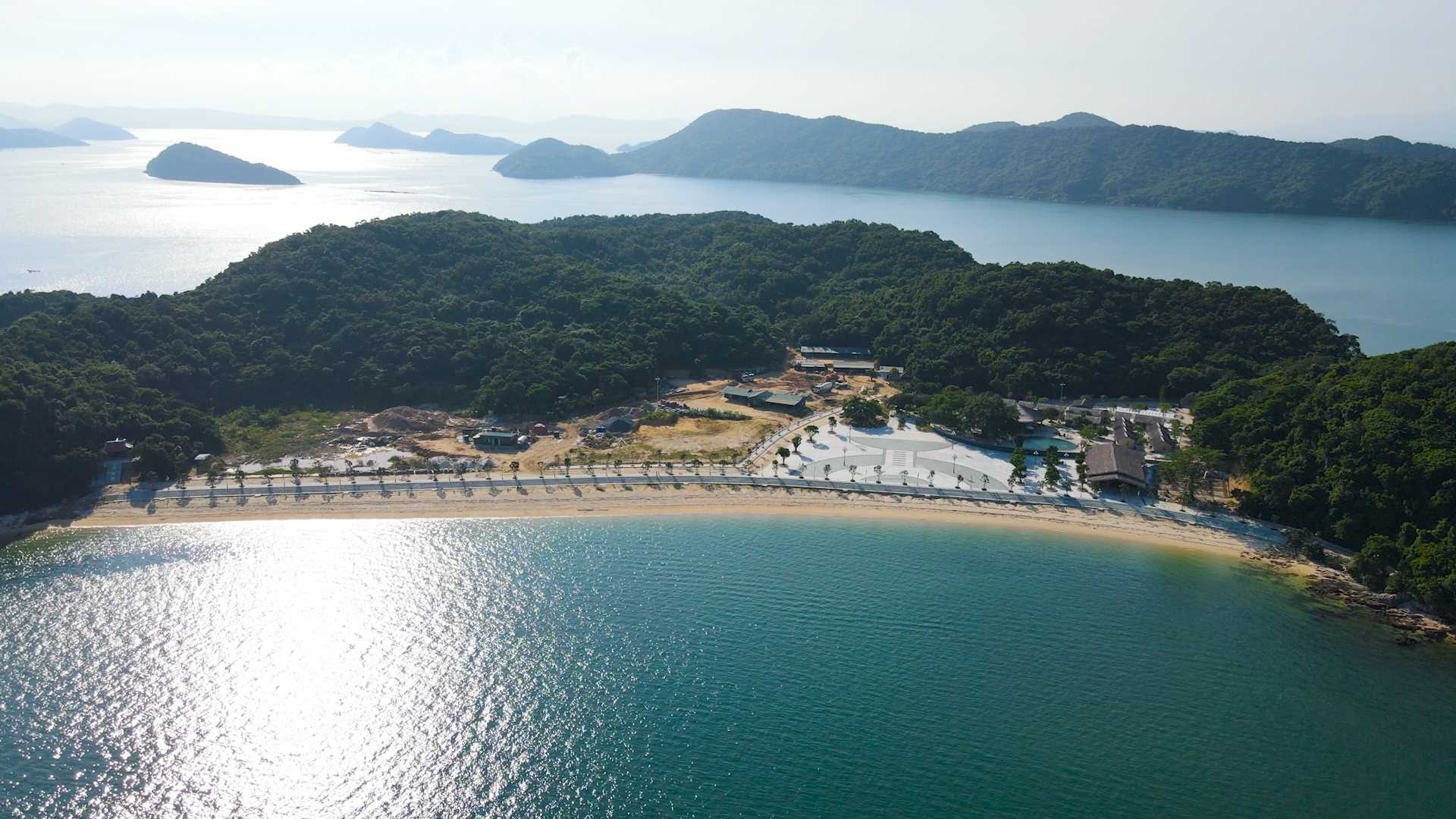 Quang Ninh quy hoach mot dao thanh khu du lich san golf hon 1.000 ha hinh anh