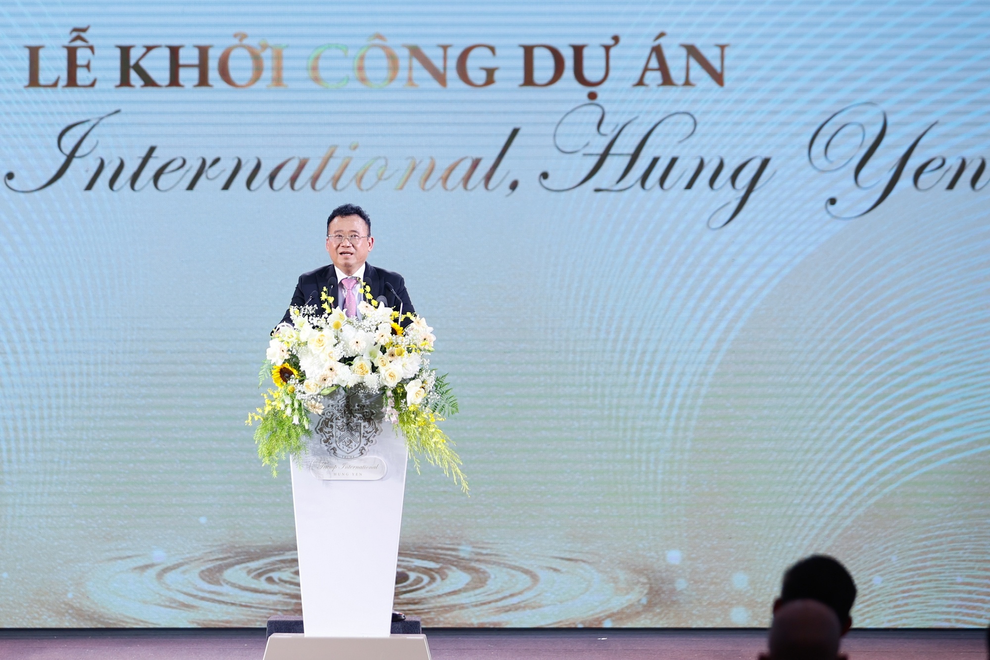 Trump International,  Trump hung yen,  bds hung yen anh 1