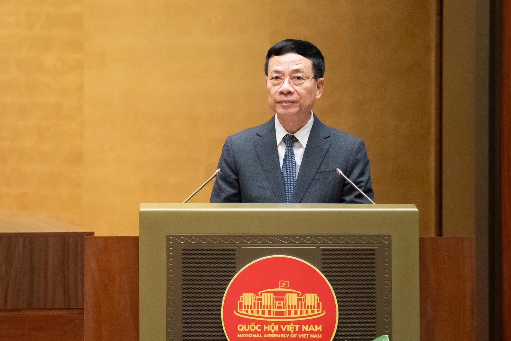 Lan dau trinh Quoc hoi luat rieng ve tri tue nhan tao hinh anh