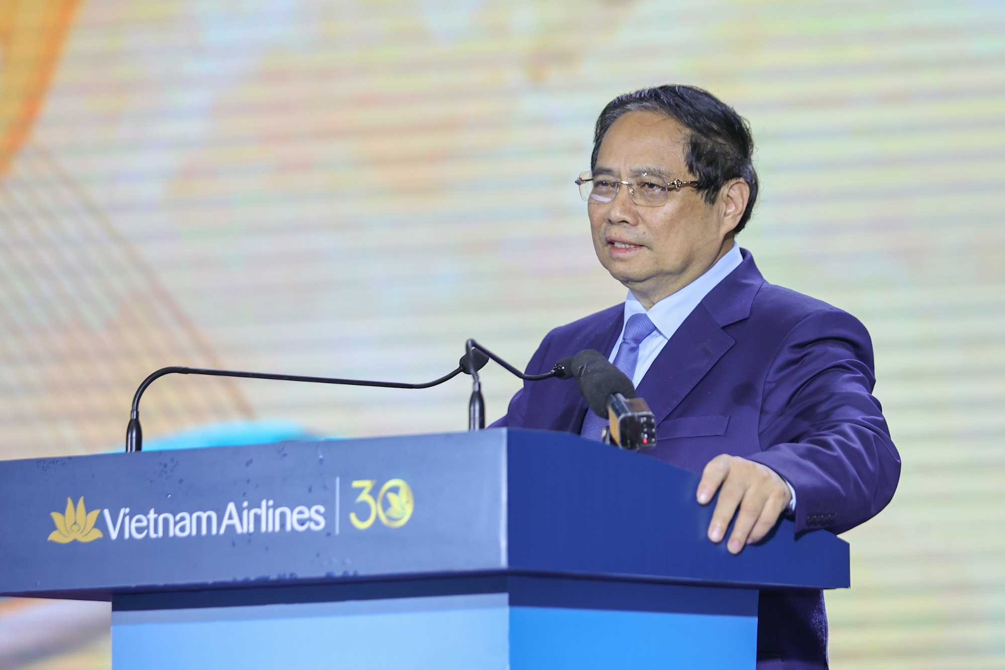 Thu tuong: May bay Viet Nam bay toi dau, bien gioi mem nuoc ta toi do hinh anh