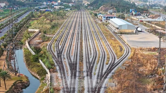 duong sat quang ninh anh 3