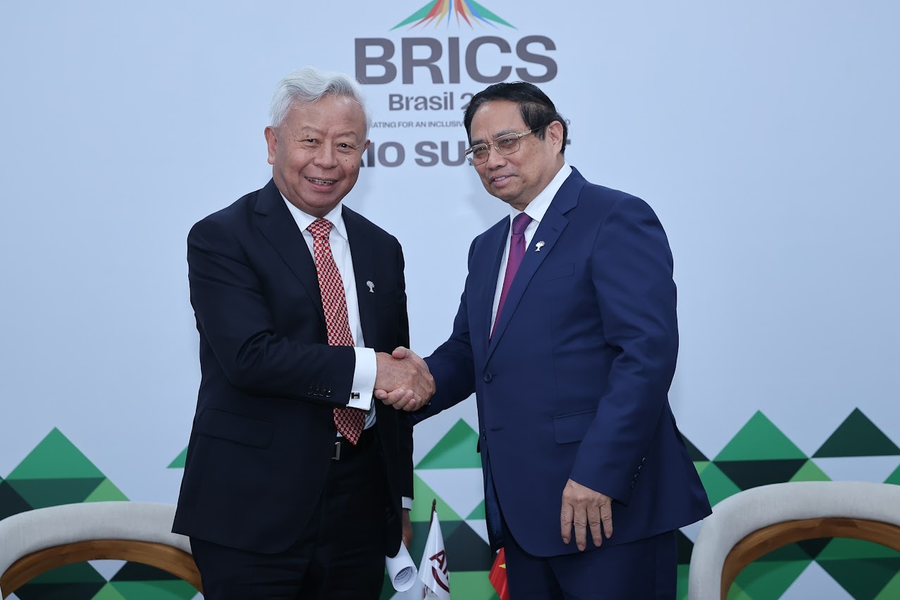 Thu tuong de nghi AIIB ho tro Viet Nam huy dong von lam duong sat hinh anh