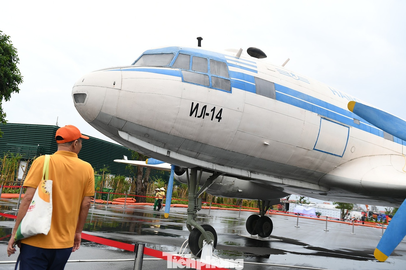 may bay trien lam,  trien lam 80 nam,  Airbus 320 anh 3