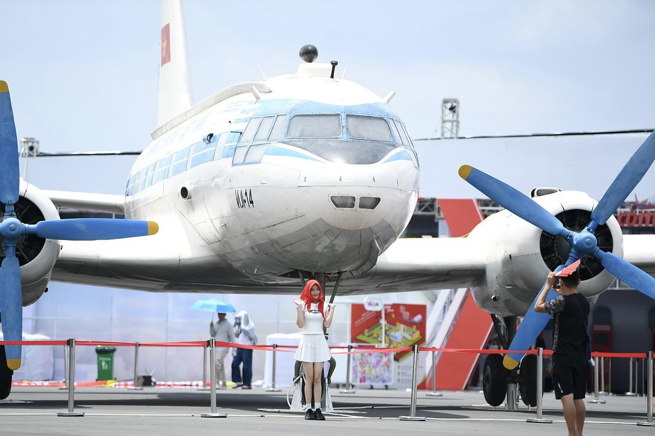 Lan dau tai xuat 4 may bay cho khach mang dau an lich su cua Viet Nam hinh anh