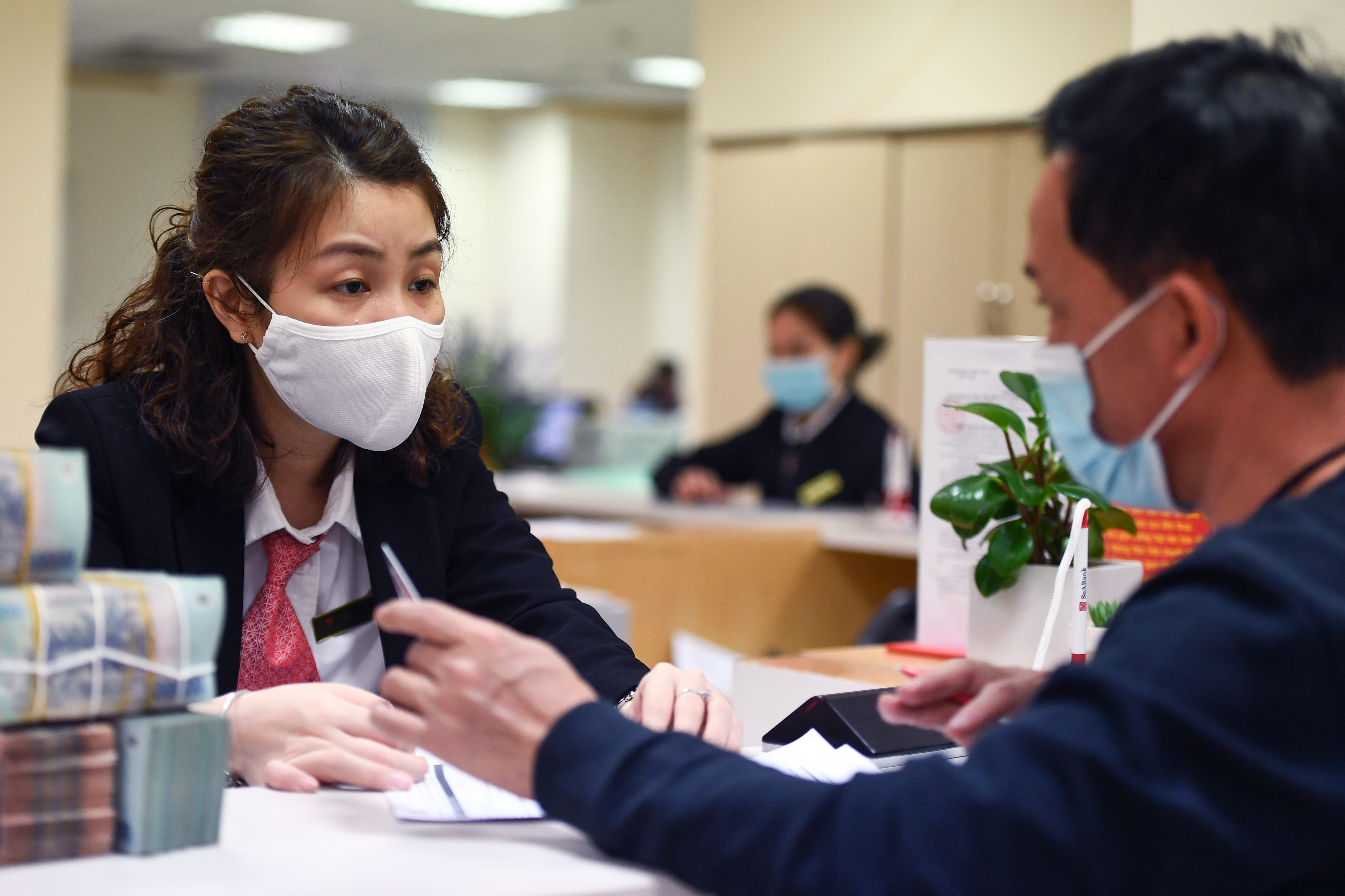 De xuat giam manh thue thu nhap ca nhan cho nguoi lam cong an luong hinh anh